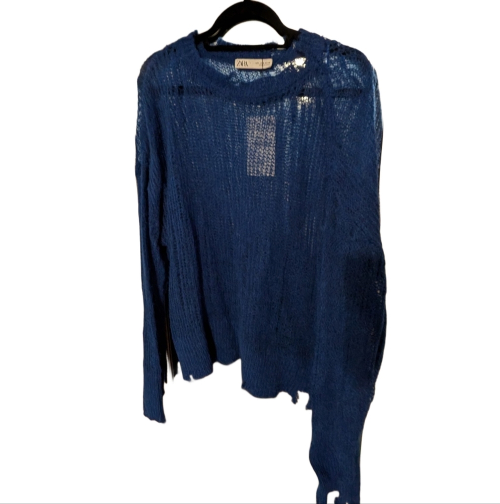 Zara Women's Textured Blue Crewneck Sweater